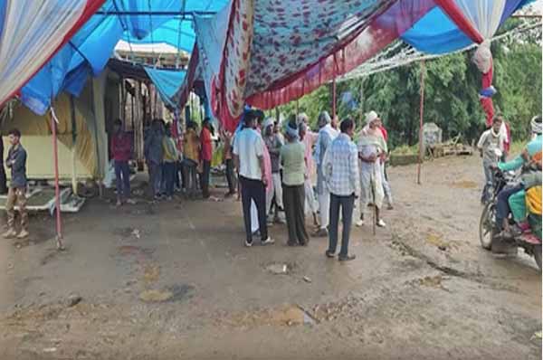 गणेश पंडाल में करंट फैलने से 04 युवकों की मौत, 03 घायल…