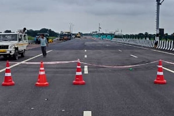 गणेशोत्सव में घर से बाहर निकलने से पहले पढ़ लें ये खबर, 19 रास्तों पर भारी वाहनों की एंट्री हुई बंद…