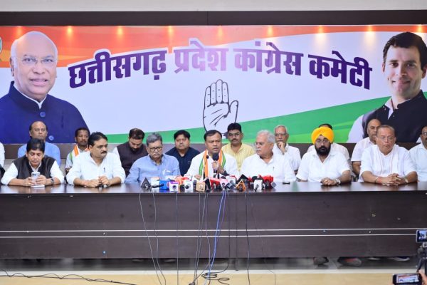 झीरम के मामले में रणनीति बनाने कांग्रेस की बैठक संपन्न…