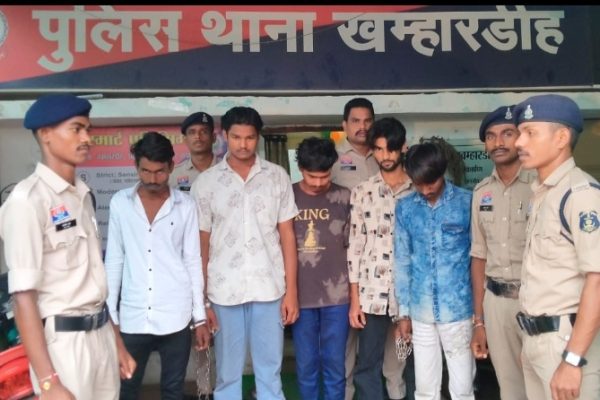 धारदार चाकू रखने वाले 03 आरोपियों पर आर्म्स एक्ट के तहत कार्रवाई, 10 बदमाशों के खिलाफ प्रतिबंधात्मक कार्रवाई…