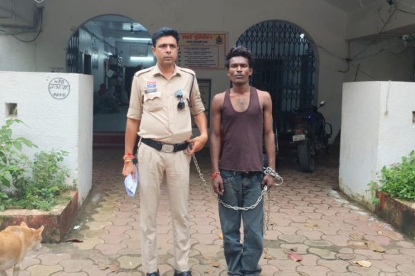 सार्वजनिक स्थान पर चाकू लहराकर लोगों को डराने वाला आरोपी गिरफ्तार…