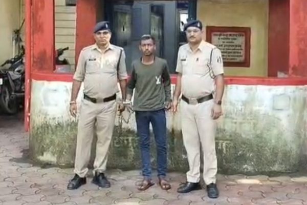शराब पीने के लिए पैसे मांगकर युवक से गाली-गलौज, जान से मारने की धमकी एवं चाकू से हमला करने वाला आरोपी अभय रक्सेल गिरफ्तार…