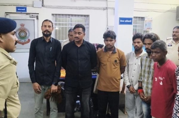 सेंट्रल जोन में चाकूबाजों के विरुद्ध अभियान, 24 घंटे में 5 व्यक्तियों के विरुद्ध आर्म्स एक्ट के तहत दर्ज हुआ मुकदमा…