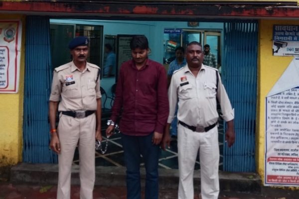 महासमुंद से रायपुर गांजा लेकर आ रहा तस्कर गिरफ्तार…