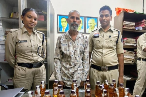 30 पौवा अंग्रेजी शराब के साथ आरोपी गिरफ्तार…