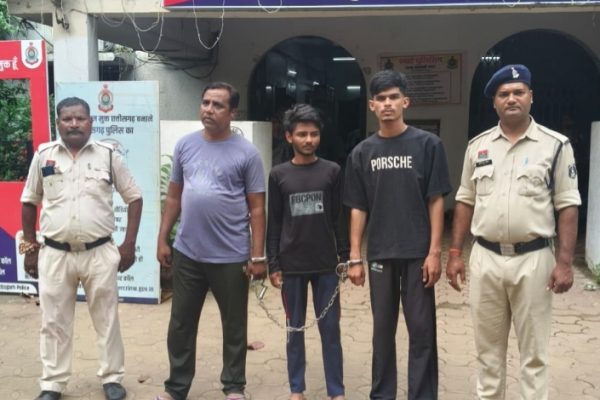 900 नशीली टैबलेट व 77 शीशी प्रतिबंधित सिरप के साथ 03 आरोपी गिरफ्तार…