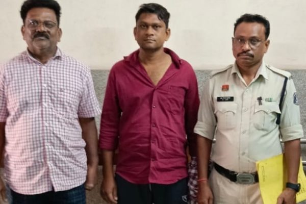 नाबालिग चोरों के गैंग का पर्दाफाश — निर्माणाधीन मकान से कॉपर वायर चोरी करने वाले 09 विधि से संघर्षरत बालक सहित चोरी का माल खरीदने वाले कबाड़ी एवं बर्तन दुकानदार समेत 11 के विरुद्ध कार्रवाई…