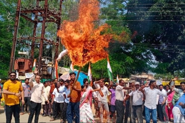 वोट चोरी के आरोपों पर कांग्रेस का हल्लाबोल, नारायणपुर में जोरदार प्रदर्शन…