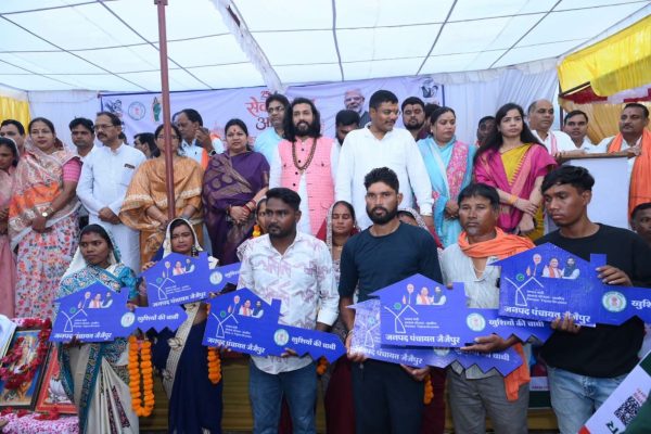प्रभार जिला सक्ती में ‘सरकार आपके द्वार’, सेवा सेतु में ग्रामीणों से रूबरू हुए मंत्री गुरु खुशवंत साहेब…
