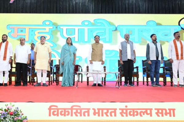 प्रधानमंत्री नरेंद्र मोदी के जनसेवा के 25 वर्ष देश के विकास और परिवर्तन की प्रेरक यात्रा : मुख्यमंत्री विष्णुदेव साय