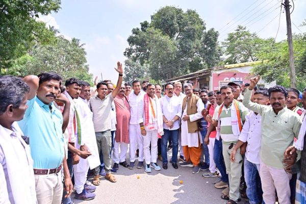 सुखदेव भगत पहुंचे बोधघाट परियोजना के डूबान क्षेत्र के आने वाले 56 गांव के ग्रामीणों के बीच…