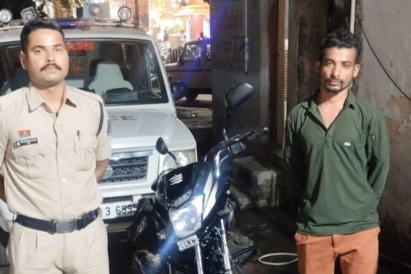 रात्रि गश्त के दौरान यातायात पुलिस की सतर्कता से चोरी की मोटरसाइकिल बरामद…