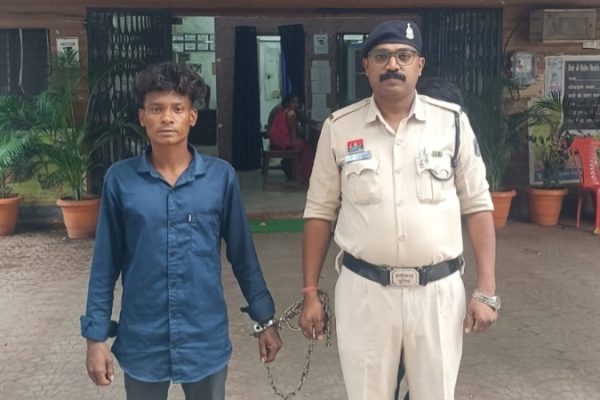 भाठागांव बस स्टैंड पर चाकू लहराकर धमकाने वाला युवक गिरफ्तार, टिकरापारा पुलिस की कार्रवाई…