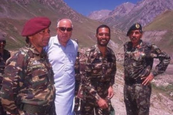 अदाकारी से आगे: जब नाना पाटेकर ने पर्दे के साथ-साथ सेना की वर्दियों और शूटिंग रेंज में भी बनाई अलग पहचान…