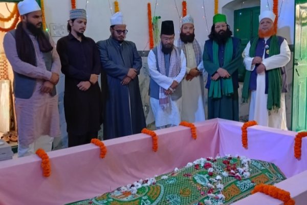 पूर्व सांसद मौलाना गुलाम रसूल बलियावी साहब पहुंचे रायपुर, आज रात मुस्लिम हॉल में होगा खिताब…