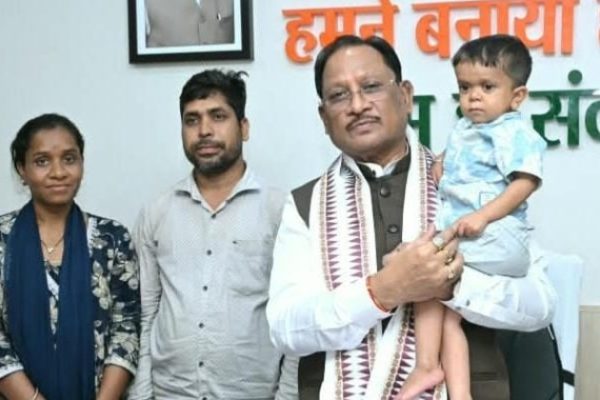 मुख्यमंत्री साय की संवेदनशील पहल से दुर्लभ बीमारी से जूझ रहे 10 वर्षीय रिमोन के परिवार में जगी नई उम्मीद…