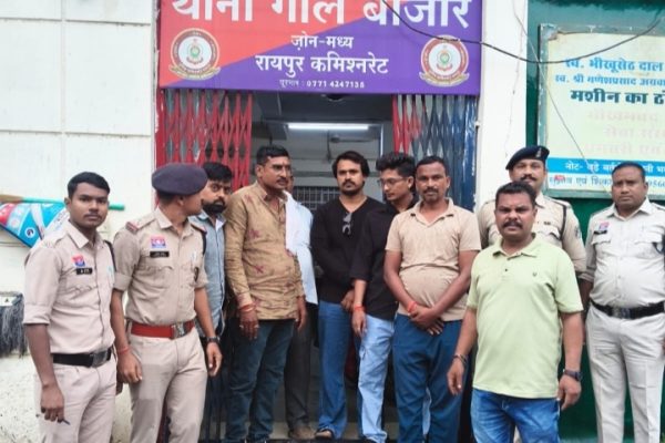 रायपुर में सोशल मीडिया पर वायरल हुआ था जुआ खेलते हुए वीडियो, पुलिस ने की बड़ी कार्रवाई: 6 गिरफ्तार कर भेजे गए जेल…