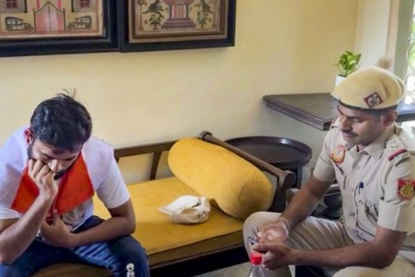 कॉजपा के मार्च से पहले दीपके के आवास पर पहुंची पुलिस, मार्च न करने के लिए दिया नोटिस…