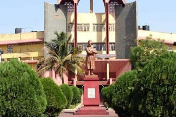 प्रदेश के विश्वविद्यालयीन पेंशनर्स को आज 33 दिन हो गए नहीं मिला पेंशन, सिनीयर सीटीजनों को बिना दवाई खाये मरने से बचाने के लिए अविलम्ब पेंशन भुगतान  करे – प्रदीप मिश्र