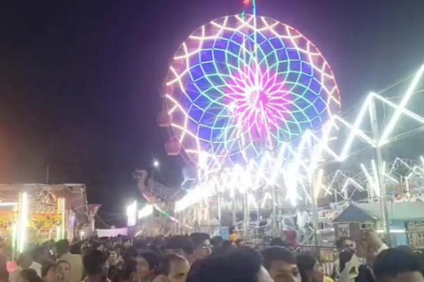 मीना बाजार में दर्दनाक हादसा: झूले से गिरने से युवक की मौत, परिजनों ने लगाए लापरवाही के आरोप…
