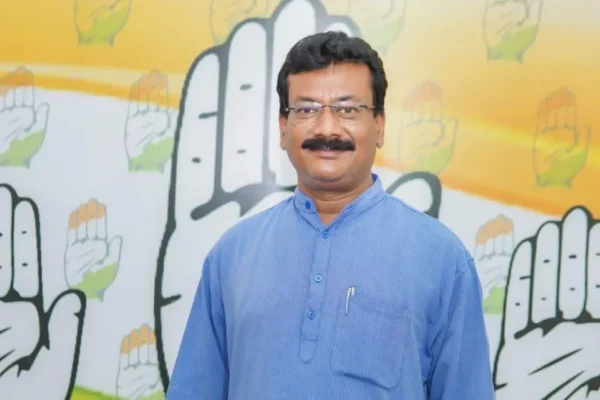 बैलेट पेपर से चुनाव हो जाए तो भाजपा 50 साल सत्ता से दूर रहेगी, इसलिए ईवीएम और वोट चोरी के बचाव में खड़ी…
